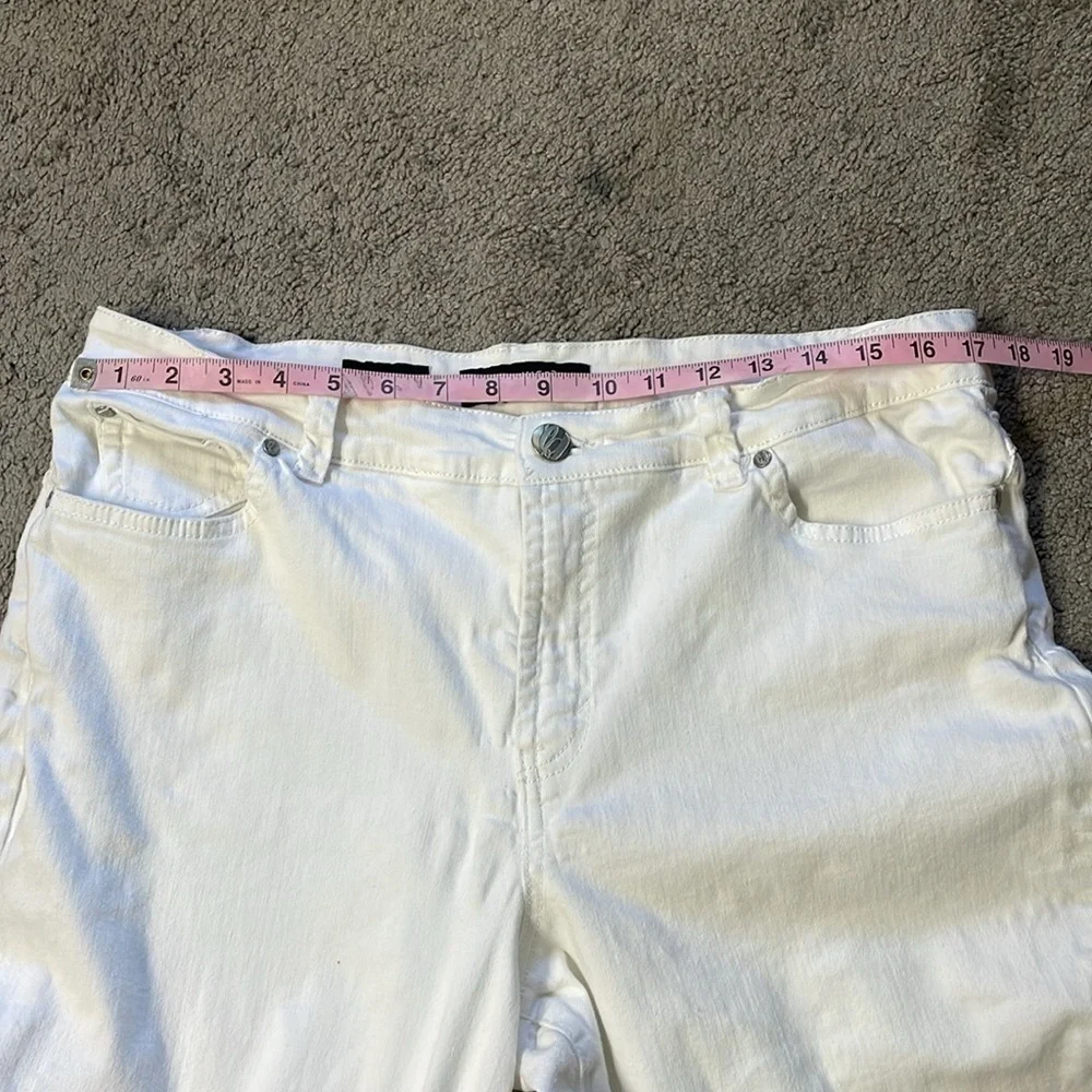 Nine West Jeans White Studded Capris | Size 16/33 - Picture 12 of 12